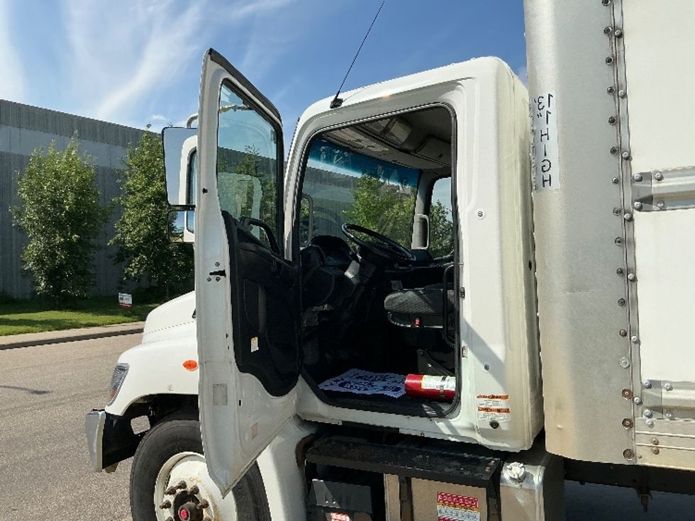 Medium Duty Box Truck-Light and Medium Duty Trucks-Hino-2020-338-Edmonton-AB-311,966\n\t\tkm-$ 57,250 - Image 16
