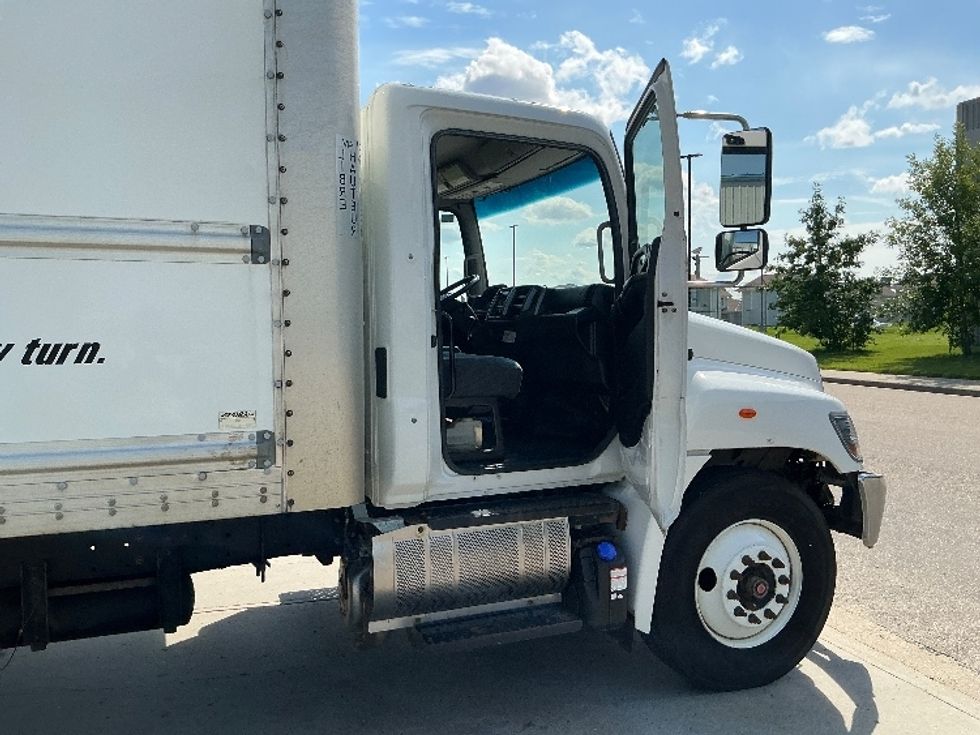 Medium Duty Box Truck-Light and Medium Duty Trucks-Hino-2020-338-Edmonton-AB-311,966\n\t\tkm-$ 57,250 - Image 20