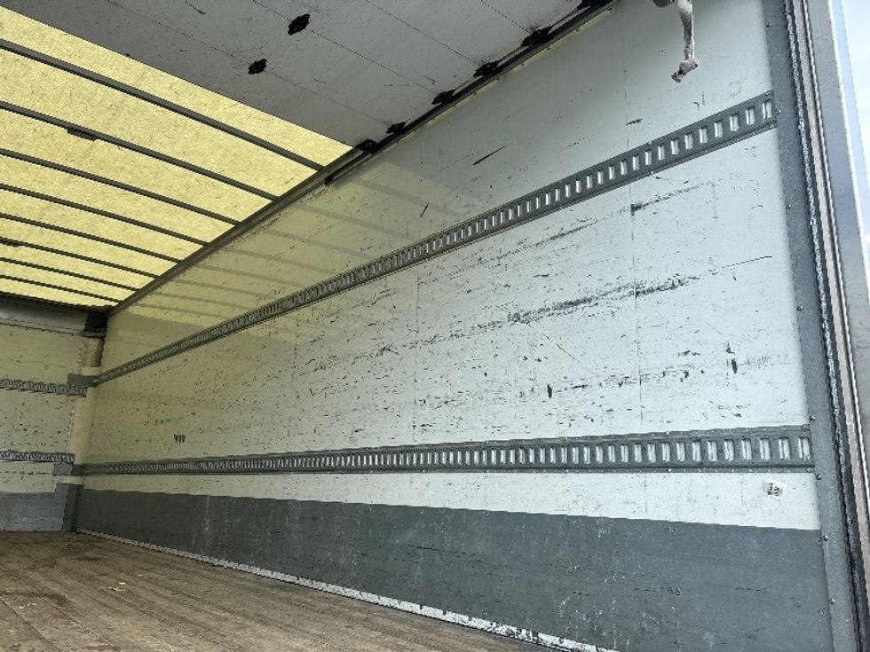 Medium Duty Box Truck-Light and Medium Duty Trucks-Hino-2020-338-Elmsford-NY-76,500\n\t\tmiles-$ 55,250 - Image 12