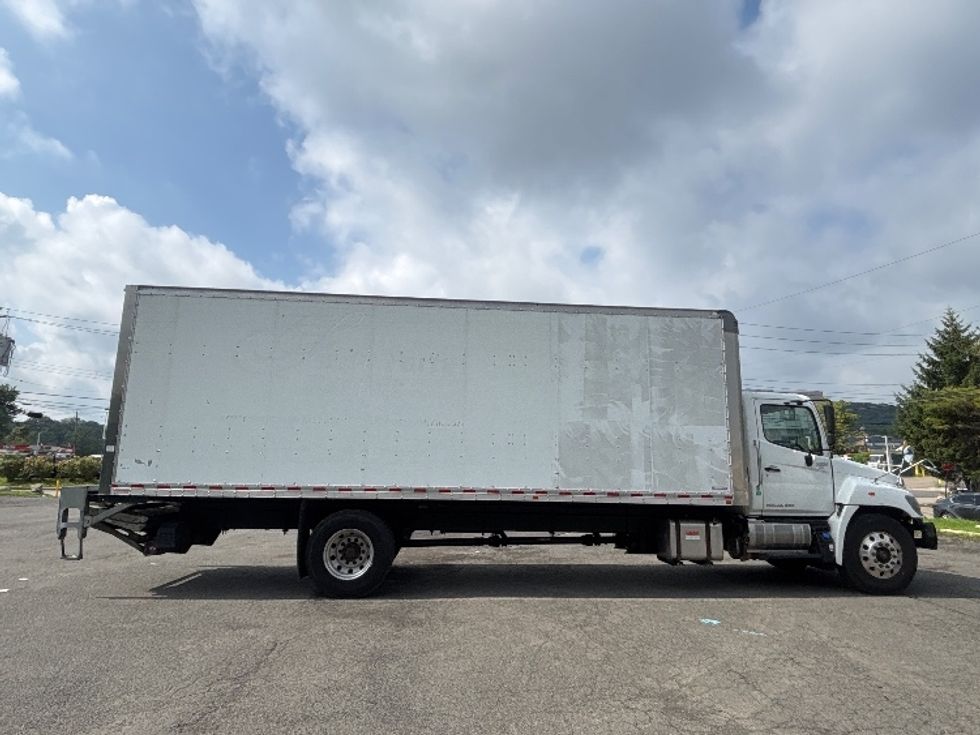 Medium Duty Box Truck-Light and Medium Duty Trucks-Hino-2020-338-Elmsford-NY-76,500\n\t\tmiles-$ 55,250 - Image 15