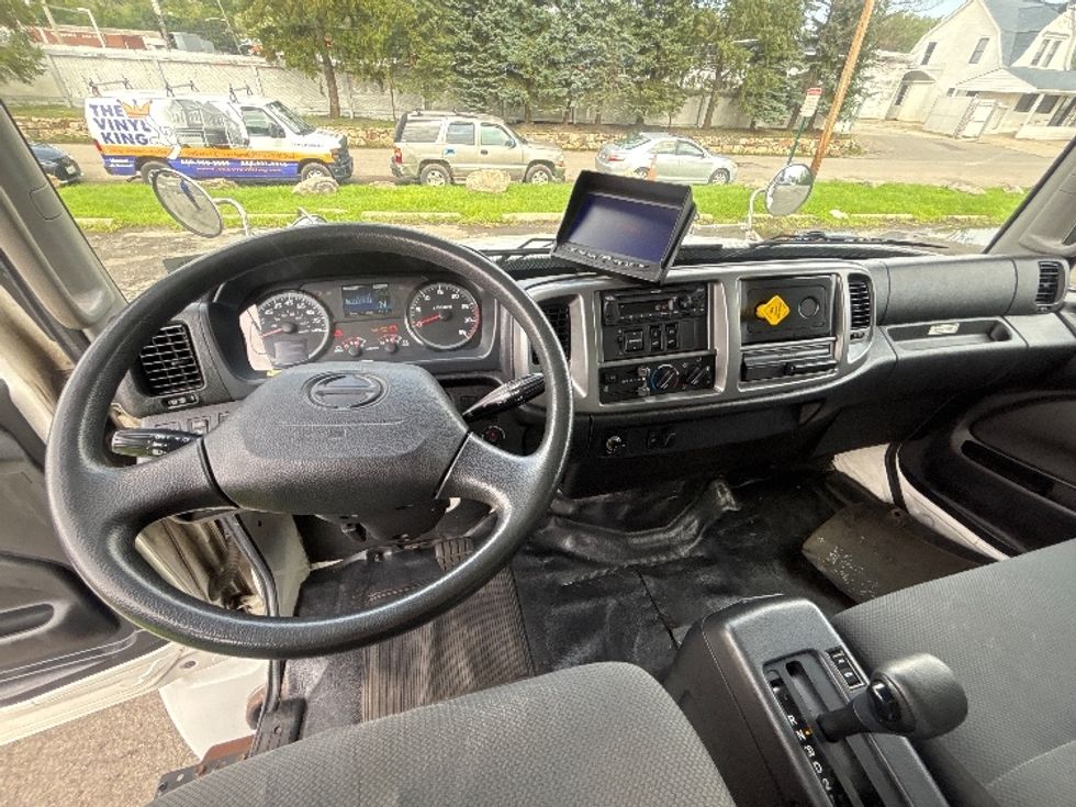 Medium Duty Box Truck-Light and Medium Duty Trucks-Hino-2020-338-Elmsford-NY-76,500\n\t\tmiles-$ 55,250 - Image 18