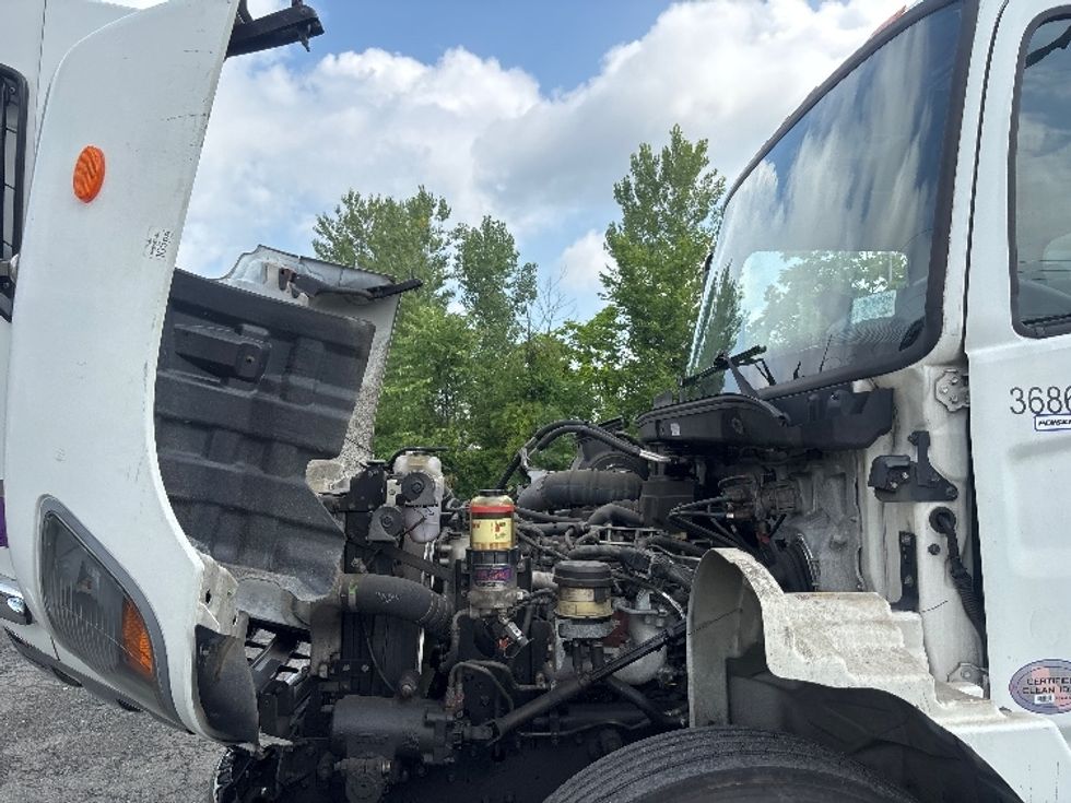 Medium Duty Box Truck-Light and Medium Duty Trucks-Hino-2020-338-Elmsford-NY-76,500\n\t\tmiles-$ 55,250 - Image 24