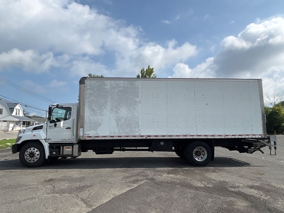 Medium Duty Box Truck-Light and Medium Duty Trucks-Hino-2020-338-Elmsford-NY-76,500\n\t\tmiles-$ 55,250 - Image 4