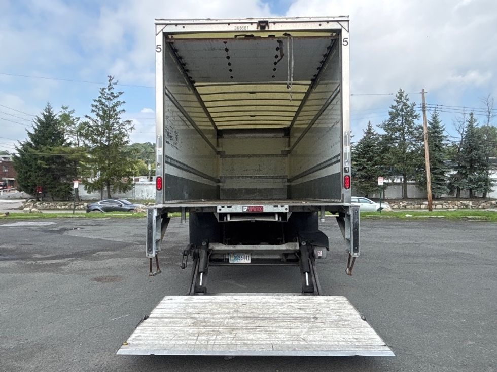 Medium Duty Box Truck-Light and Medium Duty Trucks-Hino-2020-338-Elmsford-NY-76,500\n\t\tmiles-$ 55,250 - Image 9