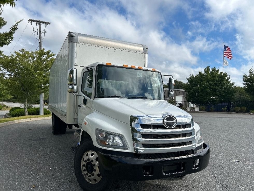 Medium Duty Box Truck-Light and Medium Duty Trucks-Hino-2020-338-Fitchburg-MA-146,441\n\t\tmiles-$ 42,250 - Image 1