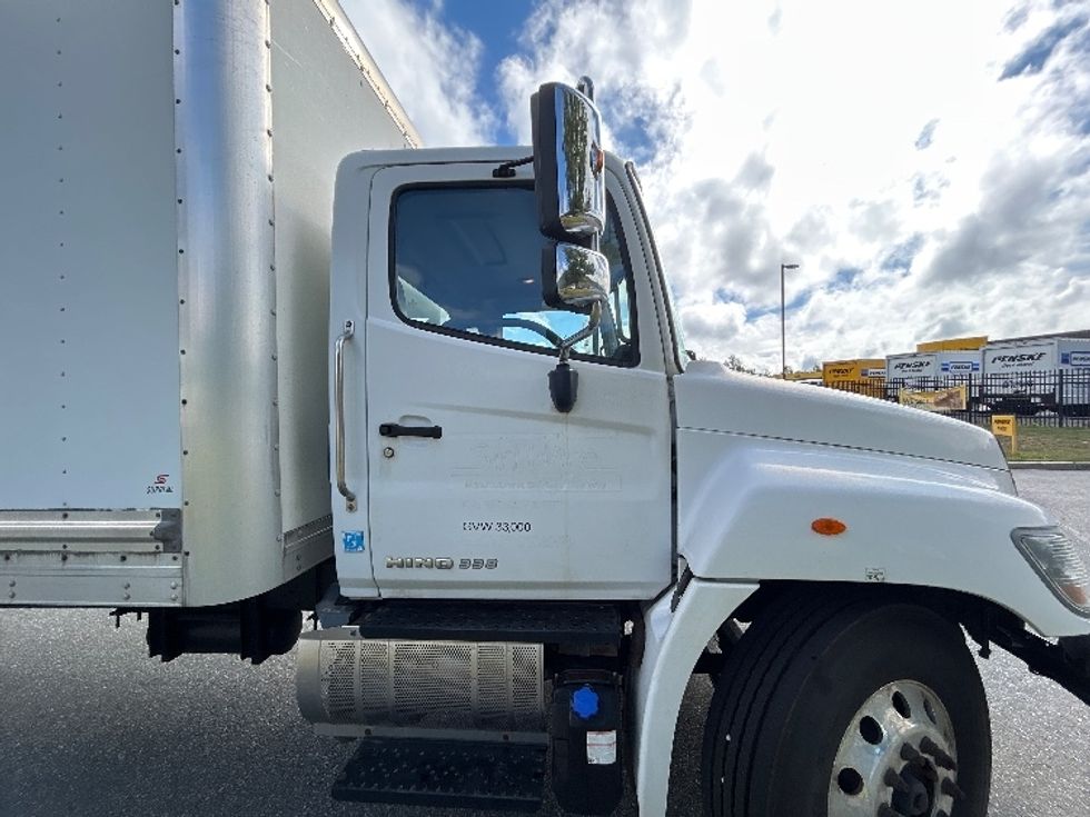 Medium Duty Box Truck-Light and Medium Duty Trucks-Hino-2020-338-Fitchburg-MA-146,441\n\t\tmiles-$ 42,250 - Image 15