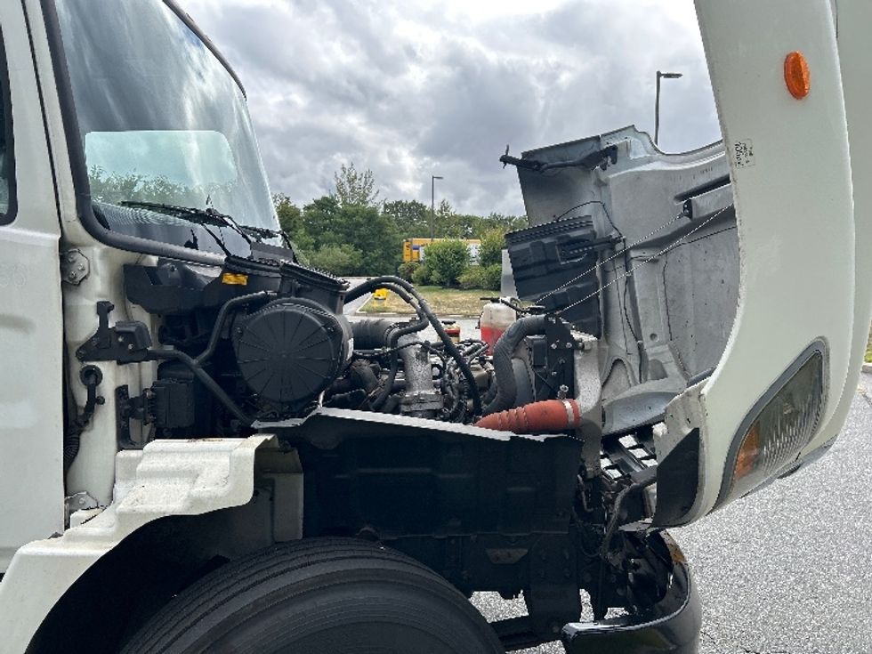 Medium Duty Box Truck-Light and Medium Duty Trucks-Hino-2020-338-Fitchburg-MA-146,441\n\t\tmiles-$ 42,250 - Image 23