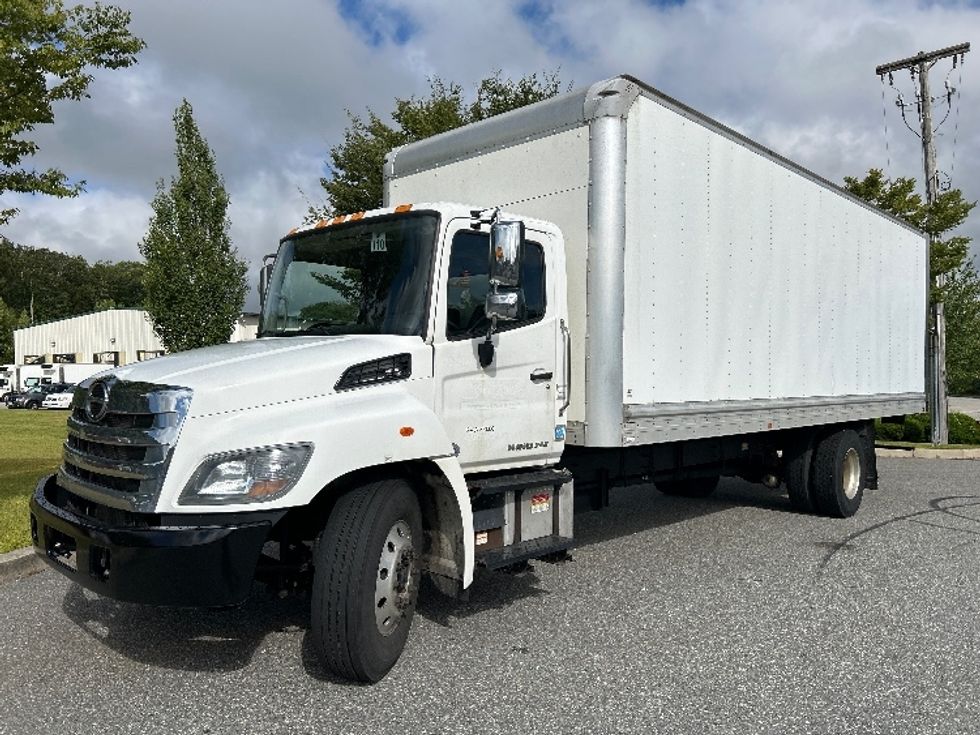 Medium Duty Box Truck-Light and Medium Duty Trucks-Hino-2020-338-Fitchburg-MA-146,441\n\t\tmiles-$ 42,250 - Image 3