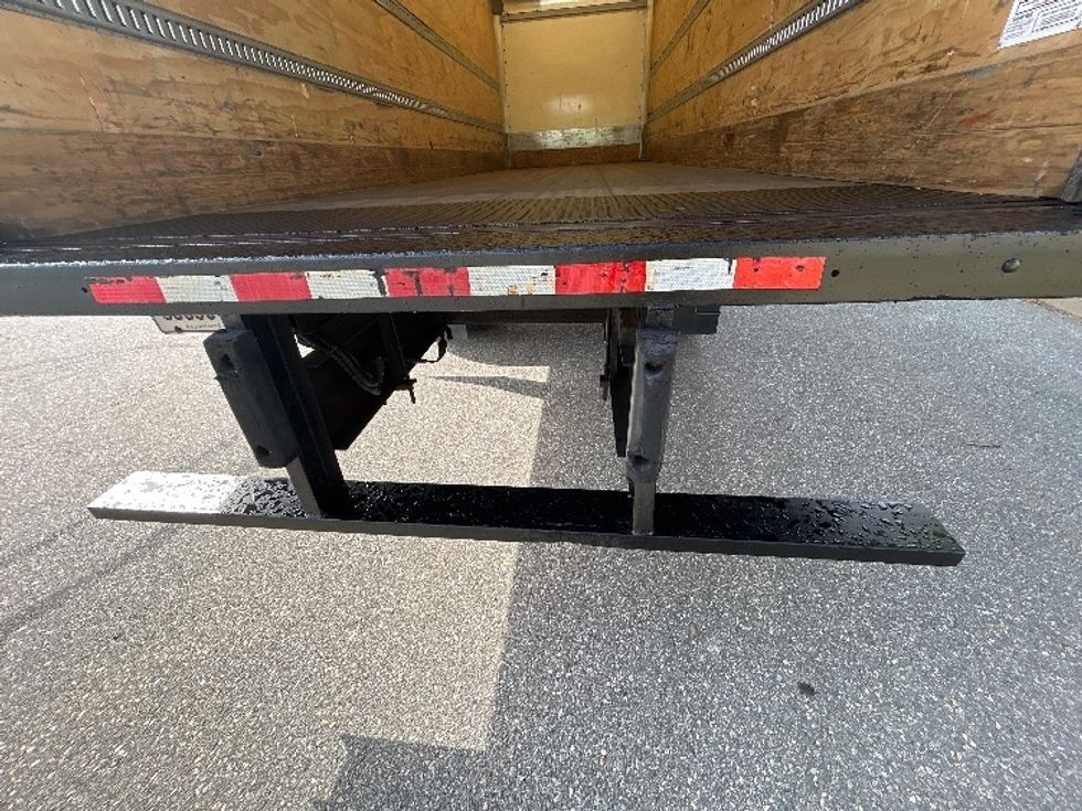 Medium Duty Box Truck-Light and Medium Duty Trucks-Hino-2020-338-Fitchburg-MA-146,441\n\t\tmiles-$ 42,250 - Image 9