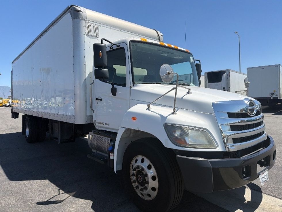 Medium Duty Box Truck-Light and Medium Duty Trucks-Hino-2020-338-Fontana-CA-134,586\n\t\tmiles-$ 48,000 - Image 1