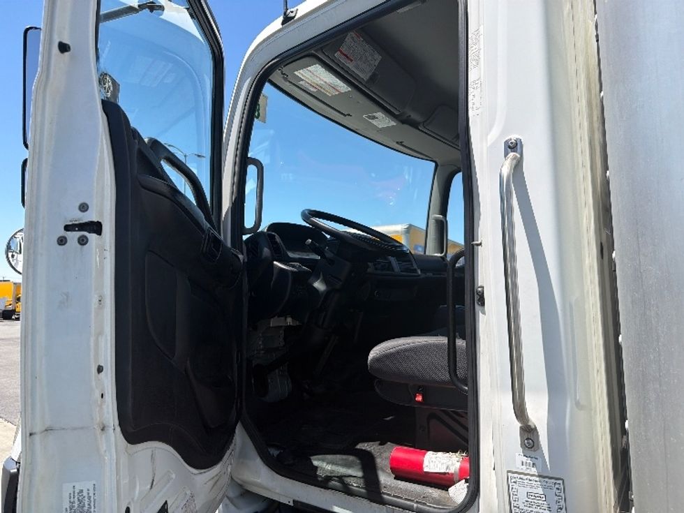Medium Duty Box Truck-Light and Medium Duty Trucks-Hino-2020-338-Fontana-CA-134,586\n\t\tmiles-$ 48,000 - Image 16