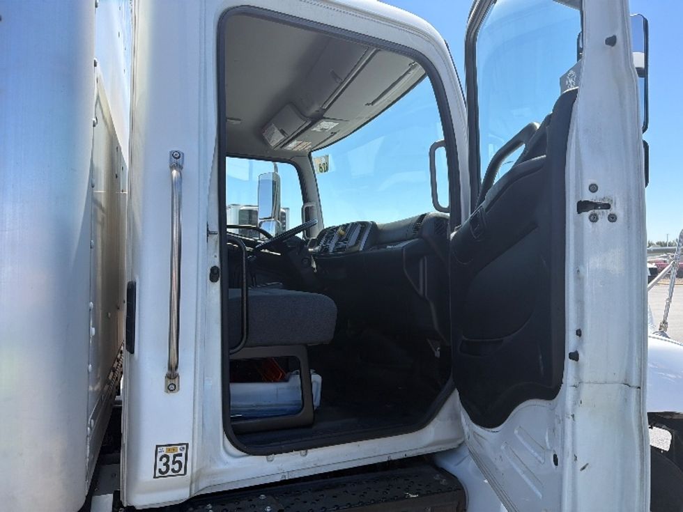 Medium Duty Box Truck-Light and Medium Duty Trucks-Hino-2020-338-Fontana-CA-134,586\n\t\tmiles-$ 48,000 - Image 20