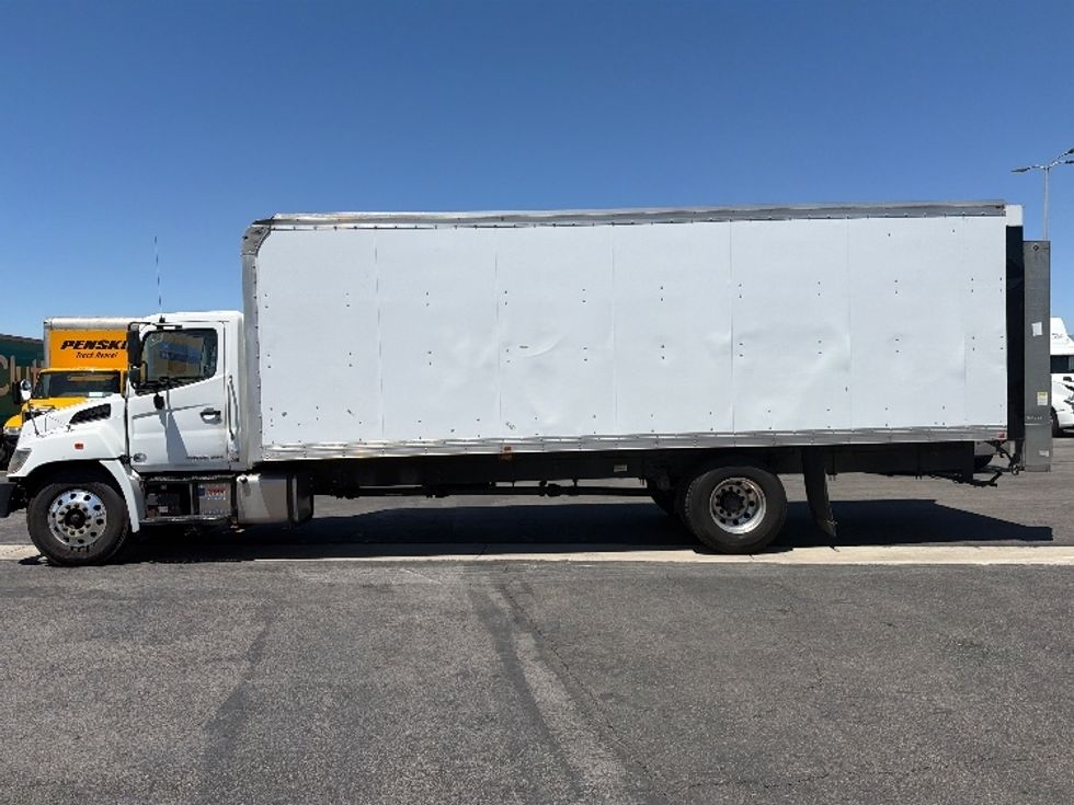Medium Duty Box Truck-Light and Medium Duty Trucks-Hino-2020-338-Fontana-CA-134,586\n\t\tmiles-$ 48,000 - Image 4