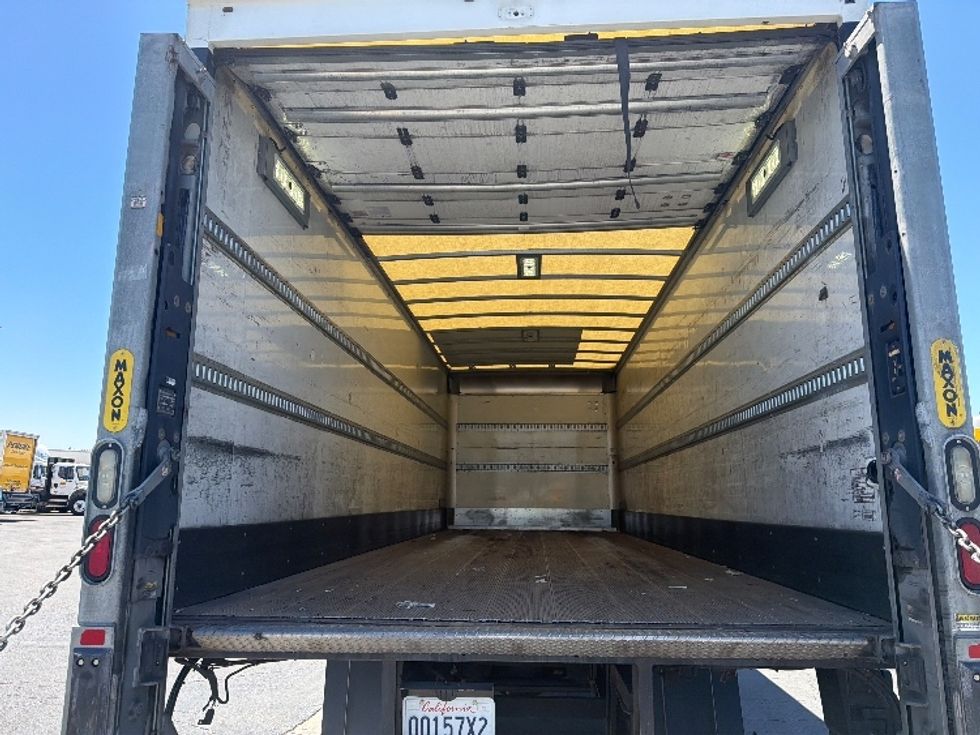Medium Duty Box Truck-Light and Medium Duty Trucks-Hino-2020-338-Fontana-CA-134,586\n\t\tmiles-$ 48,000 - Image 9
