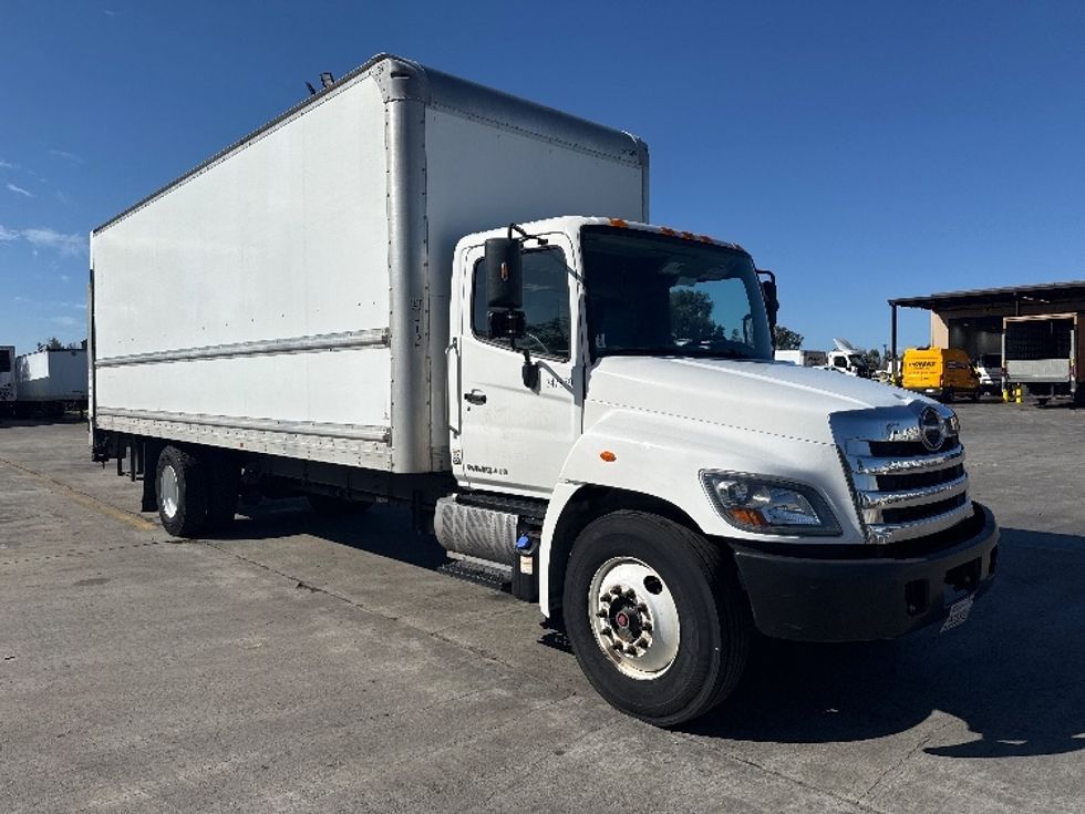 Medium Duty Box Truck-Light and Medium Duty Trucks-Hino-2020-338-Fontana-CA-183,781\n\t\tmiles-$ 43,500 - Image 1