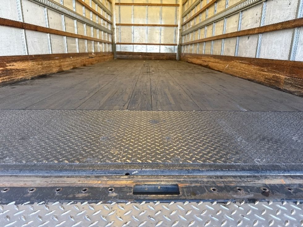 Medium Duty Box Truck-Light and Medium Duty Trucks-Hino-2020-338-Fontana-CA-183,781\n\t\tmiles-$ 43,500 - Image 10