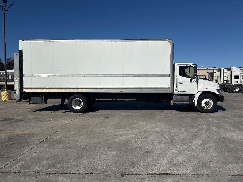 Medium Duty Box Truck-Light and Medium Duty Trucks-Hino-2020-338-Fontana-CA-183,781\n\t\tmiles-$ 43,500 - Image 15