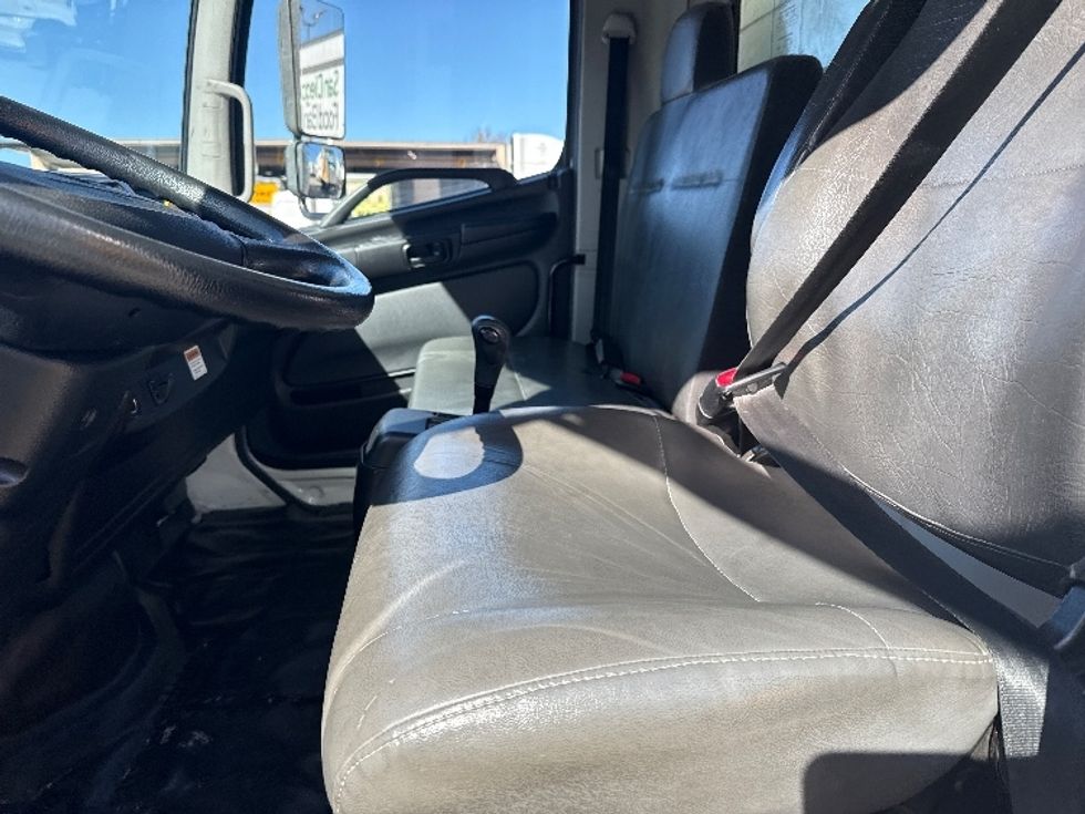 Medium Duty Box Truck-Light and Medium Duty Trucks-Hino-2020-338-Fontana-CA-183,781\n\t\tmiles-$ 43,500 - Image 17