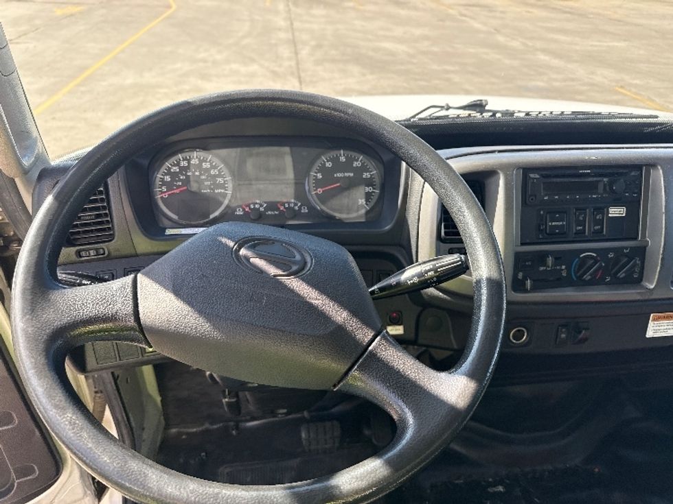 Medium Duty Box Truck-Light and Medium Duty Trucks-Hino-2020-338-Fontana-CA-183,781\n\t\tmiles-$ 43,500 - Image 18