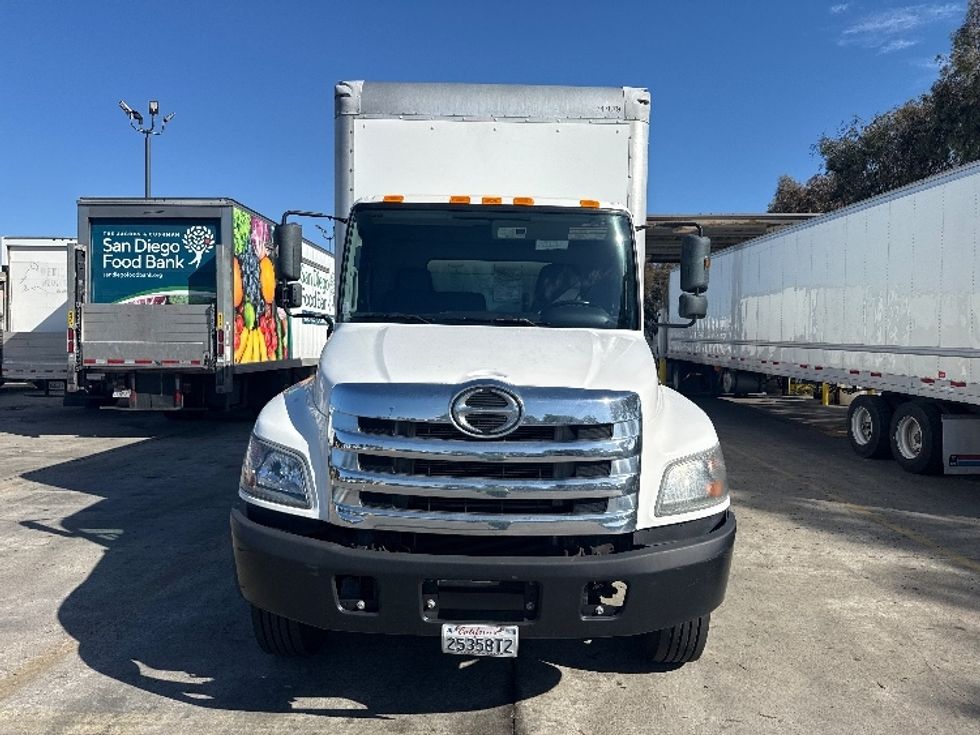 Medium Duty Box Truck-Light and Medium Duty Trucks-Hino-2020-338-Fontana-CA-183,781\n\t\tmiles-$ 43,500 - Image 2
