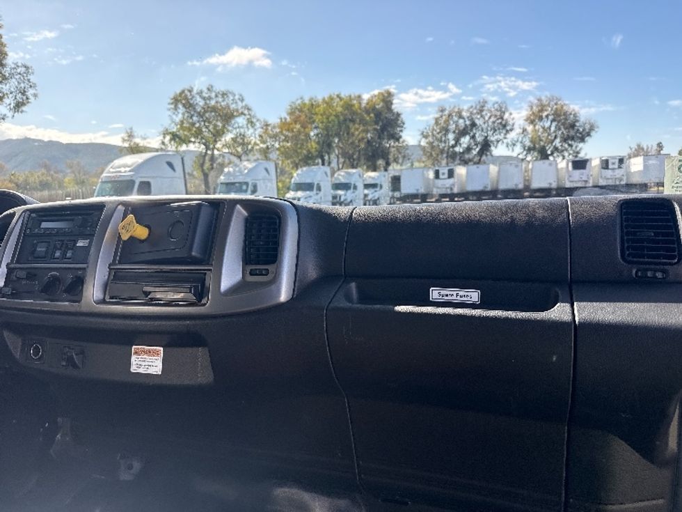 Medium Duty Box Truck-Light and Medium Duty Trucks-Hino-2020-338-Fontana-CA-183,781\n\t\tmiles-$ 43,500 - Image 21
