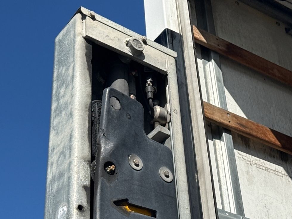 Medium Duty Box Truck-Light and Medium Duty Trucks-Hino-2020-338-Fontana-CA-183,781\n\t\tmiles-$ 43,500 - Image 29