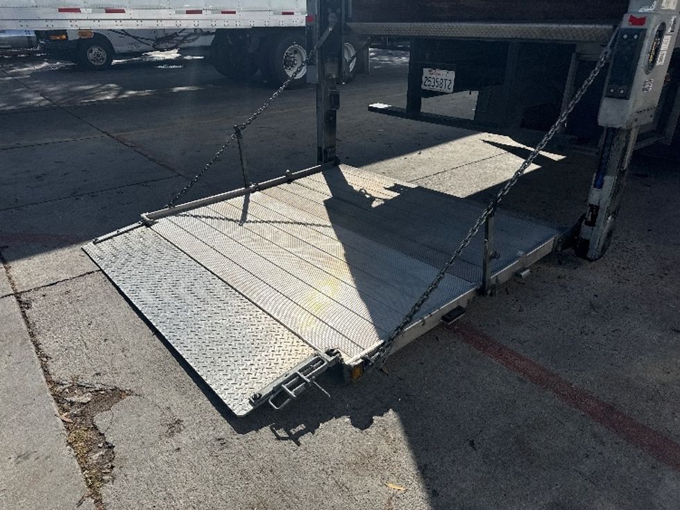 Medium Duty Box Truck-Light and Medium Duty Trucks-Hino-2020-338-Fontana-CA-183,781\n\t\tmiles-$ 43,500 - Image 9