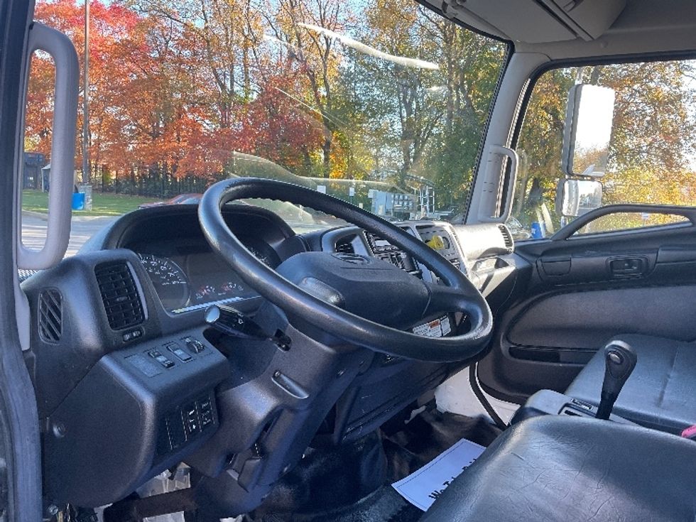 Medium Duty Box Truck-Light and Medium Duty Trucks-Hino-2020-338-Fort Wayne-IN-271,219\n\t\tmiles-$ 35,250 - Image 17