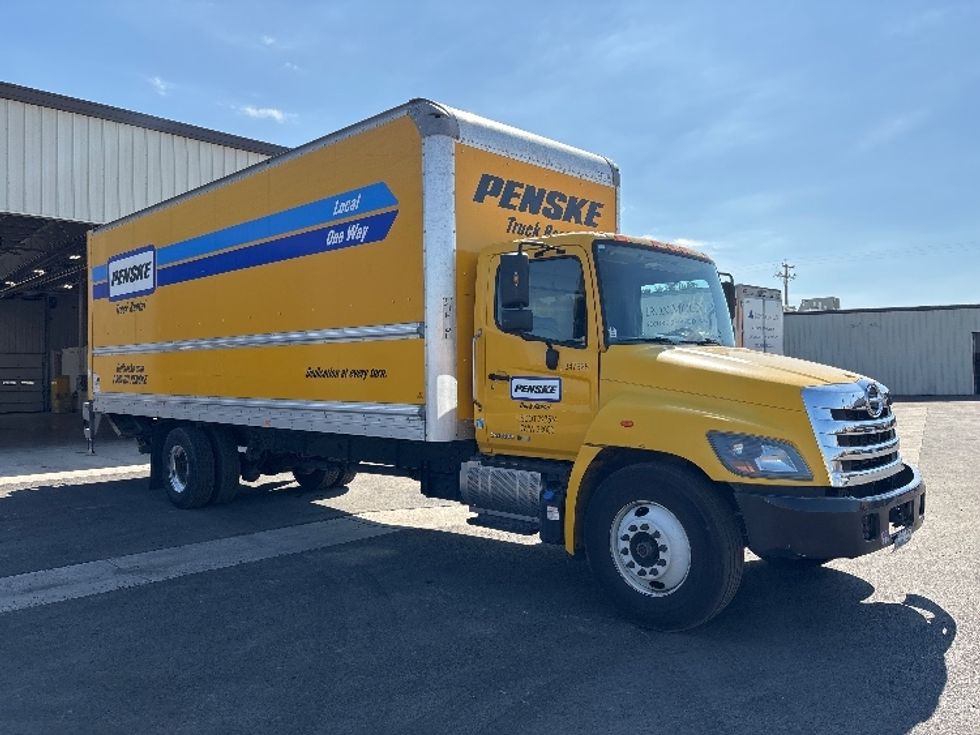 Medium Duty Box Truck-Light and Medium Duty Trucks-Hino-2020-338-Fresno-CA-173,138\n\t\tmiles-$ 40,500 - Image 1