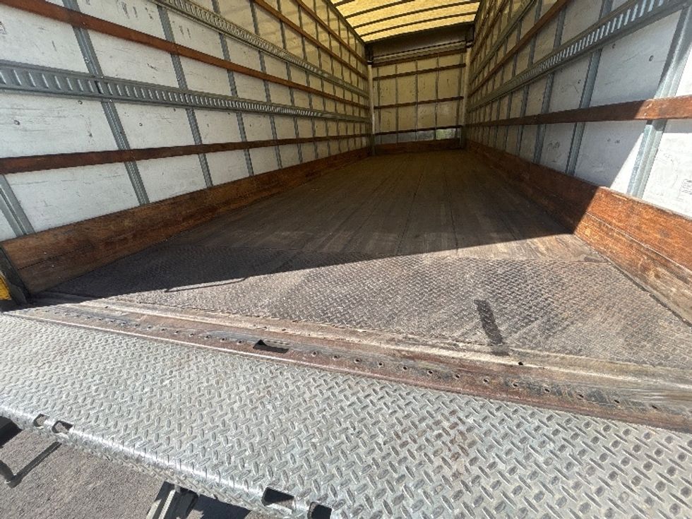 Medium Duty Box Truck-Light and Medium Duty Trucks-Hino-2020-338-Fresno-CA-173,138\n\t\tmiles-$ 40,500 - Image 10