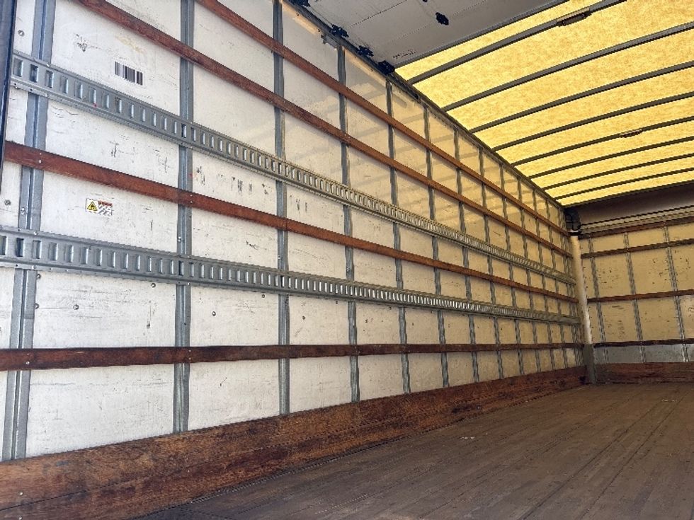 Medium Duty Box Truck-Light and Medium Duty Trucks-Hino-2020-338-Fresno-CA-173,138\n\t\tmiles-$ 40,500 - Image 11