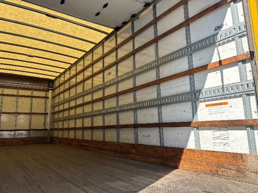 Medium Duty Box Truck-Light and Medium Duty Trucks-Hino-2020-338-Fresno-CA-173,138\n\t\tmiles-$ 40,500 - Image 12