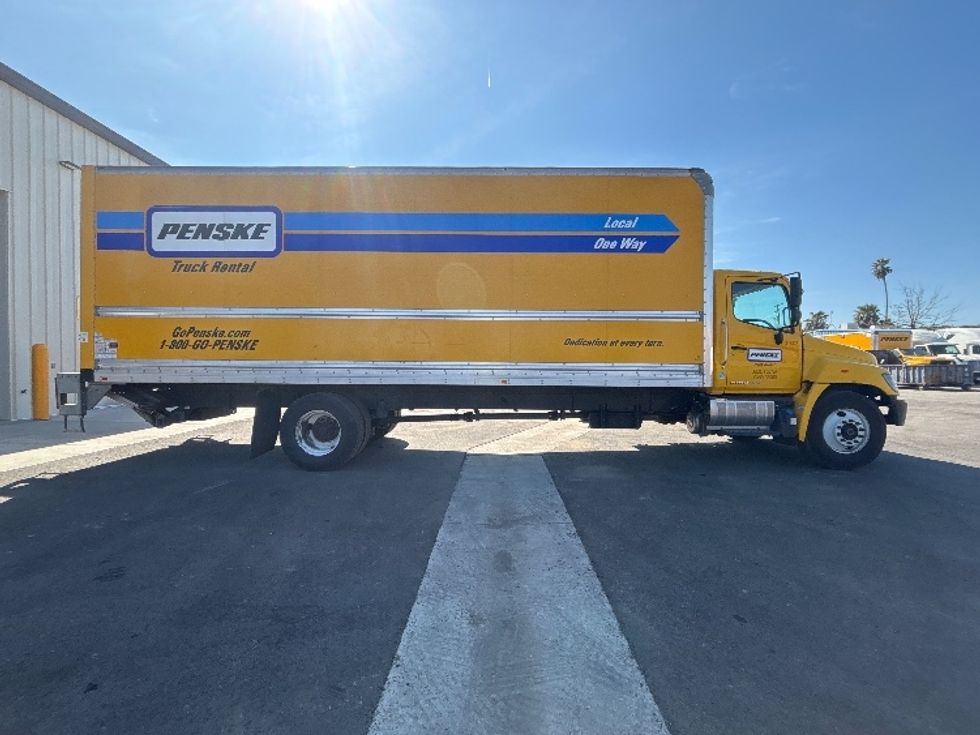 Medium Duty Box Truck-Light and Medium Duty Trucks-Hino-2020-338-Fresno-CA-173,138\n\t\tmiles-$ 40,500 - Image 15
