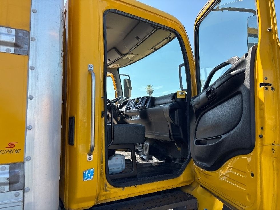 Medium Duty Box Truck-Light and Medium Duty Trucks-Hino-2020-338-Fresno-CA-173,138\n\t\tmiles-$ 40,500 - Image 20