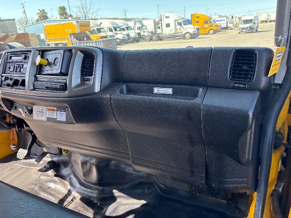 Medium Duty Box Truck-Light and Medium Duty Trucks-Hino-2020-338-Fresno-CA-173,138\n\t\tmiles-$ 40,500 - Image 21