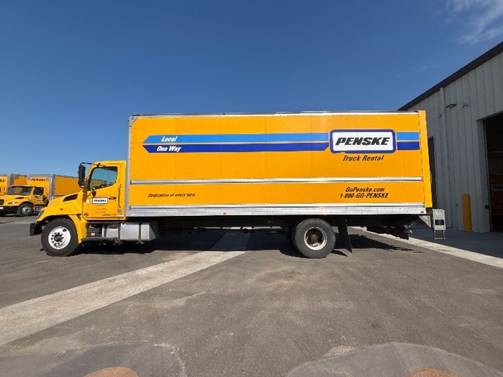 Medium Duty Box Truck-Light and Medium Duty Trucks-Hino-2020-338-Fresno-CA-173,138\n\t\tmiles-$ 40,500 - Image 4