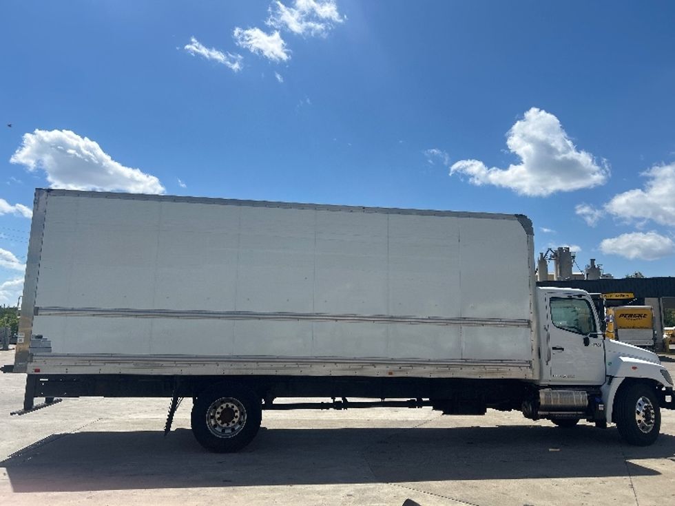 Medium Duty Box Truck-Light and Medium Duty Trucks-Hino-2020-338-Indianapolis-IN-287,250\n\t\tmiles-$ 29,000 - Image 15