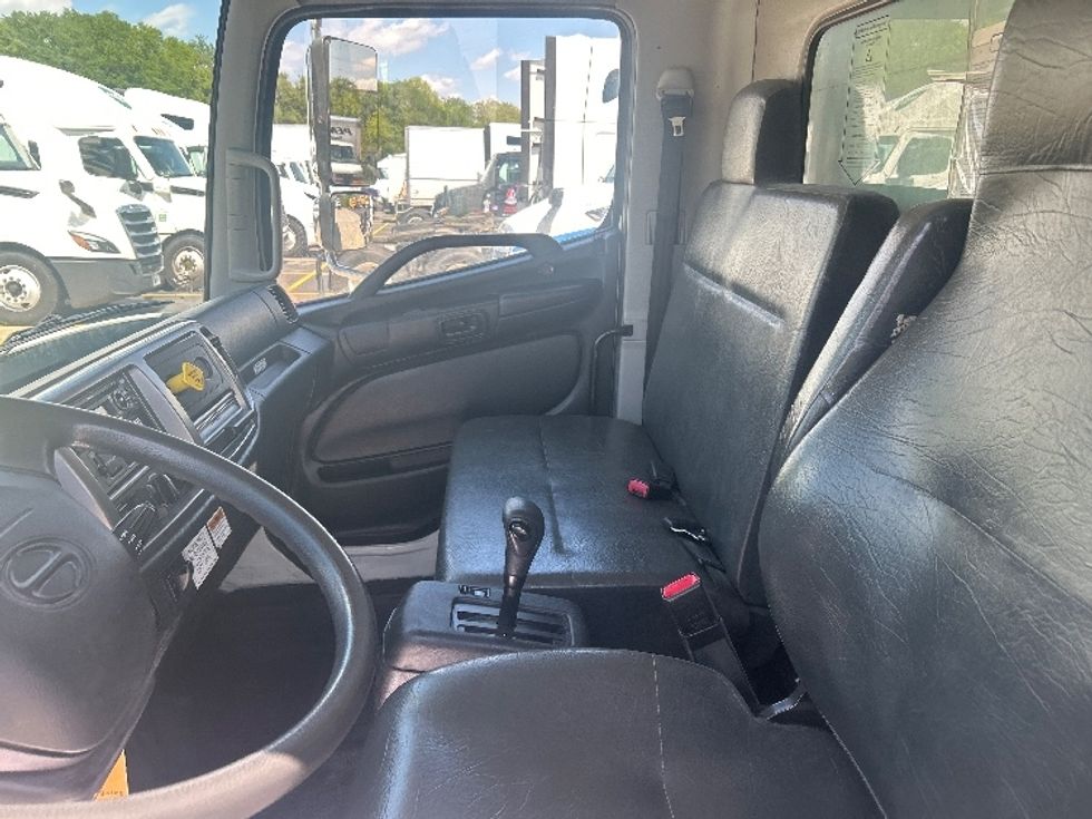 Medium Duty Box Truck-Light and Medium Duty Trucks-Hino-2020-338-Indianapolis-IN-287,250\n\t\tmiles-$ 29,000 - Image 19
