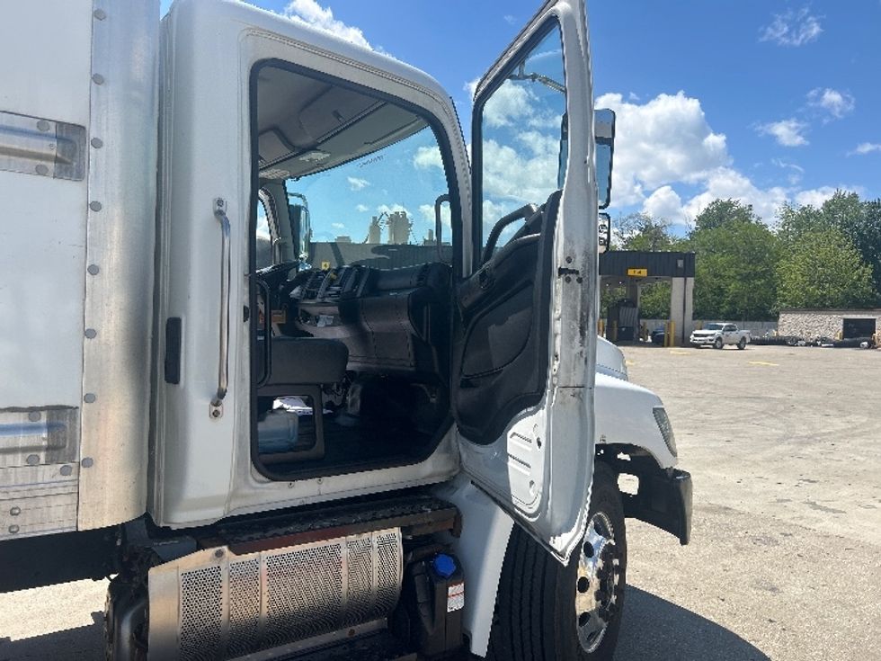 Medium Duty Box Truck-Light and Medium Duty Trucks-Hino-2020-338-Indianapolis-IN-287,250\n\t\tmiles-$ 29,000 - Image 20