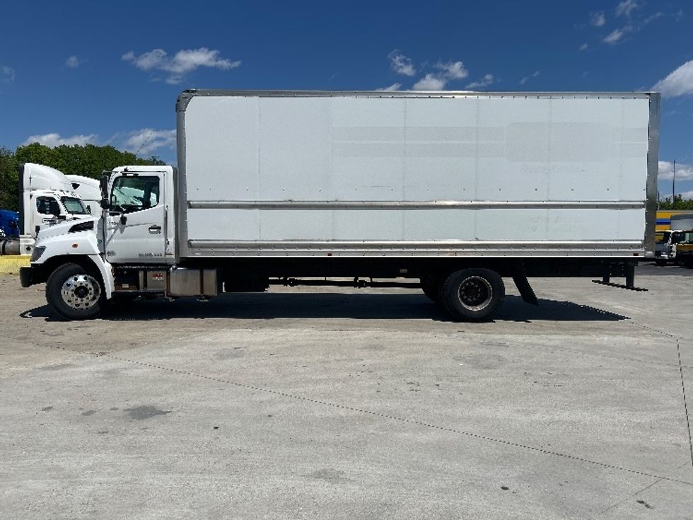 Medium Duty Box Truck-Light and Medium Duty Trucks-Hino-2020-338-Indianapolis-IN-287,250\n\t\tmiles-$ 29,000 - Image 4