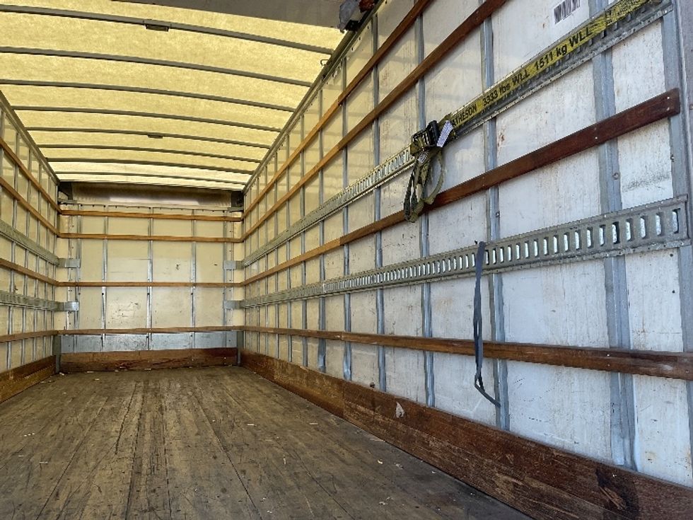 Medium Duty Box Truck-Light and Medium Duty Trucks-Hino-2020-338-Kansas City-MO-129,656\n\t\tmiles-$ 53,000 - Image 12