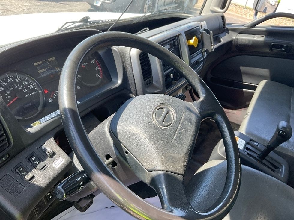 Medium Duty Box Truck-Light and Medium Duty Trucks-Hino-2020-338-Kansas City-MO-129,656\n\t\tmiles-$ 53,000 - Image 18