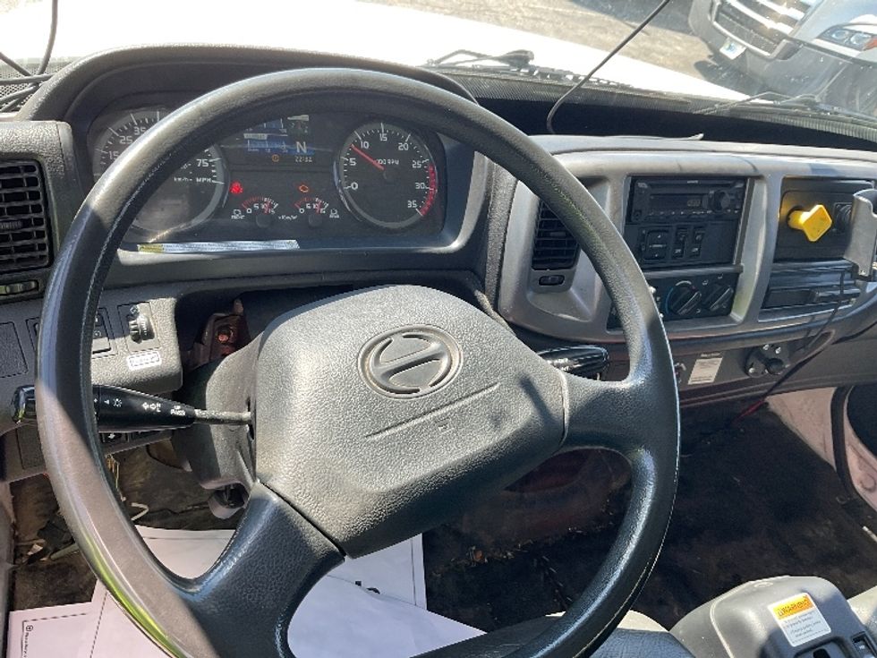 Medium Duty Box Truck-Light and Medium Duty Trucks-Hino-2020-338-Kansas City-MO-129,656\n\t\tmiles-$ 53,000 - Image 19