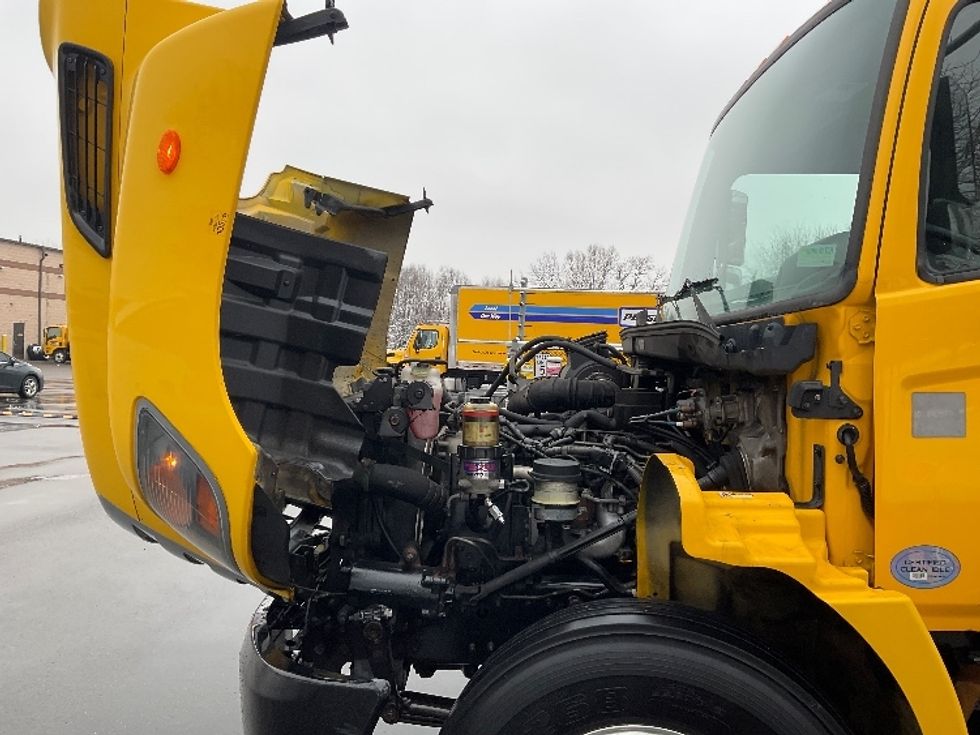 Medium Duty Box Truck-Light and Medium Duty Trucks-Hino-2020-338-King Of Prussia-PA-173,600\n\t\tmiles-$ 40,750 - Image 24