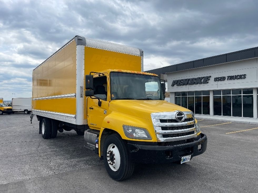 Medium Duty Box Truck-Light and Medium Duty Trucks-Hino-2020-338-Lenexa-KS-219,257\n\t\tmiles-$ 33,250 - Image 1