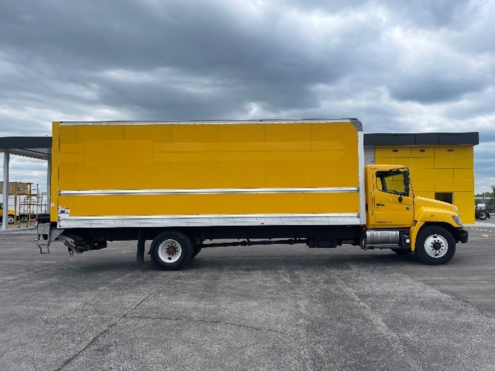 Medium Duty Box Truck-Light and Medium Duty Trucks-Hino-2020-338-Lenexa-KS-219,257\n\t\tmiles-$ 33,250 - Image 14