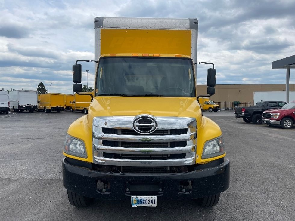 Medium Duty Box Truck-Light and Medium Duty Trucks-Hino-2020-338-Lenexa-KS-219,257\n\t\tmiles-$ 33,250 - Image 2