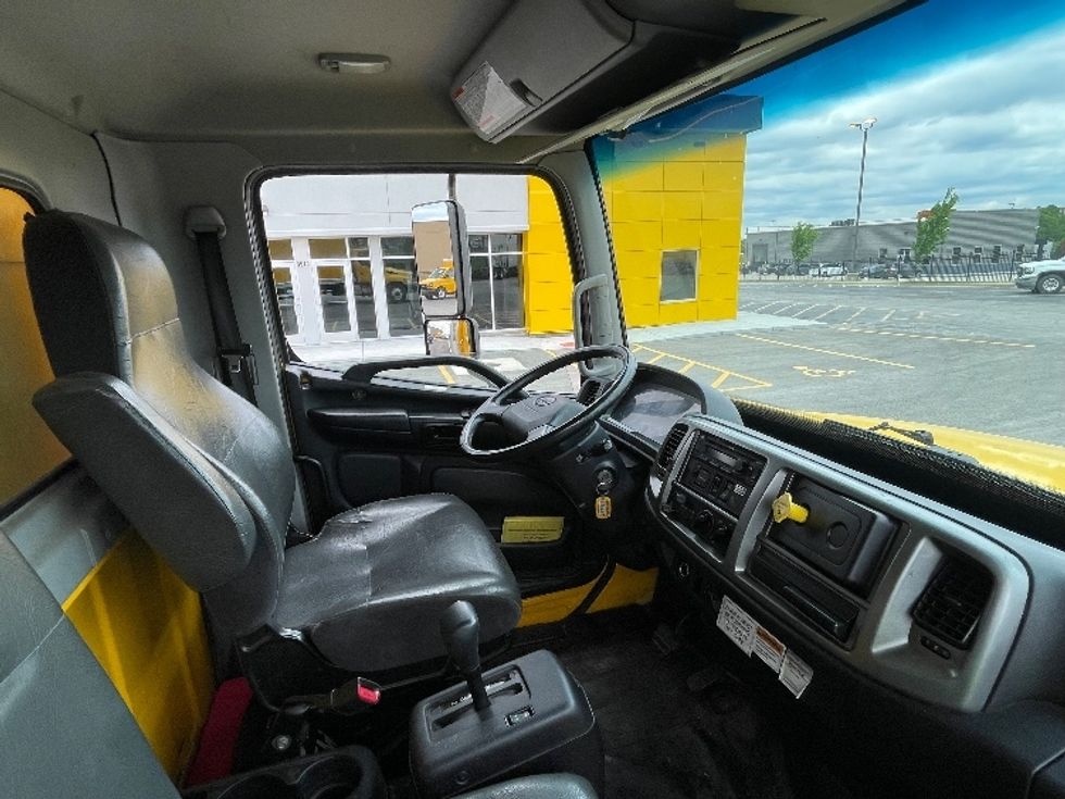 Medium Duty Box Truck-Light and Medium Duty Trucks-Hino-2020-338-Lenexa-KS-219,257\n\t\tmiles-$ 33,250 - Image 21
