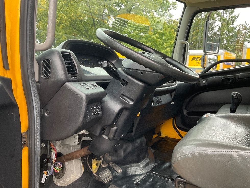 Medium Duty Box Truck-Light and Medium Duty Trucks-Hino-2020-338-Liverpool-NY-141,586\n\t\tmiles-$ 44,000 - Image 16
