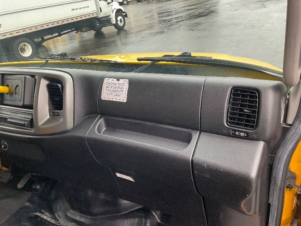 Medium Duty Box Truck-Light and Medium Duty Trucks-Hino-2020-338-Liverpool-NY-141,586\n\t\tmiles-$ 44,000 - Image 20